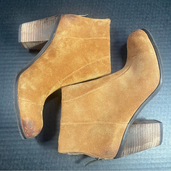 Vince Camuto Light Brown distressed suede booties 5.5M 3” heels PRICE VERY FIRM! - Picture 6 of 14